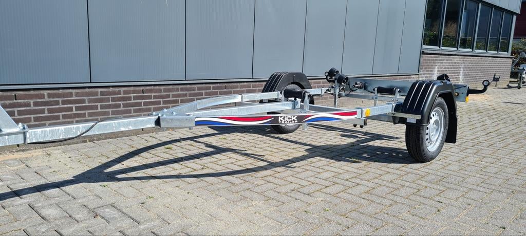 NIEUWE Boottrailer KiCK TRAILER KT500 UIT VOORRAAD, Watersport en Boten, Minder dan 1500 kg, Sloepentrailer, Nieuw, Minder dan 6 meter