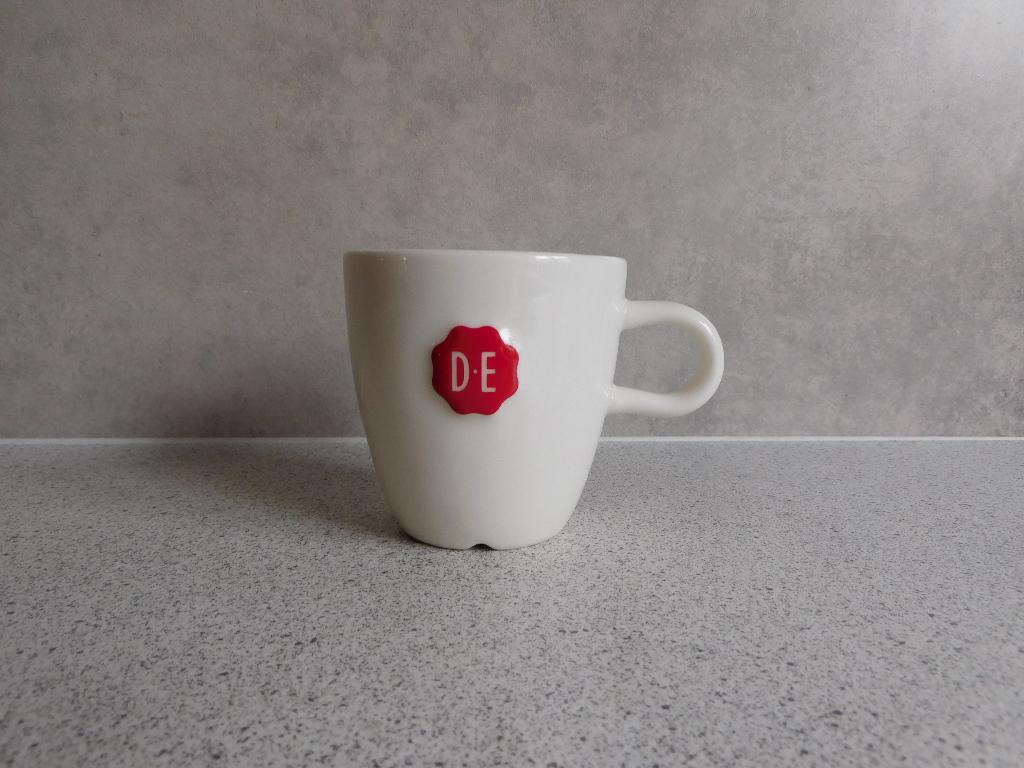 Cappuccinomok 270 ml. Creme Rood zegel Royal Raja DE, Ophalen of Verzenden, Zo goed als nieuw, Overige stijlen, Kop(pen) en/of Schotel(s)