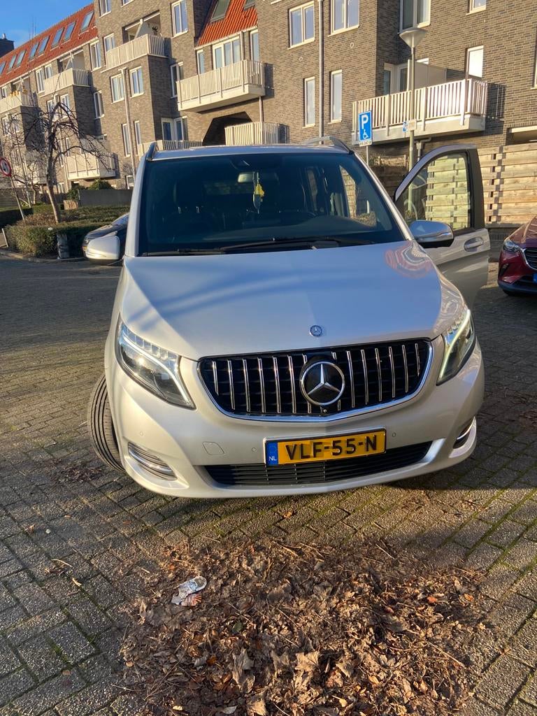 Mercedes-Benz V-klasse 2016 GrijsDC, Auto's, Automaat, 2000 kg, 4 stoelen, Diesel
