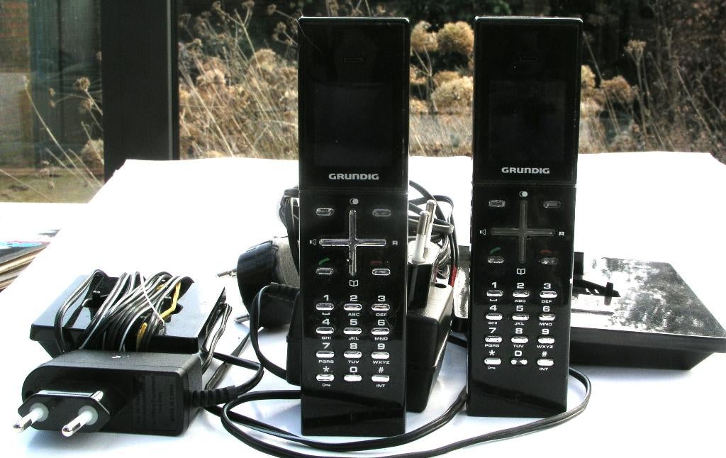 Grundig A 1 en H 1 DECT Telefoons, Ophalen of Verzenden, Gebruikt, 2 handsets