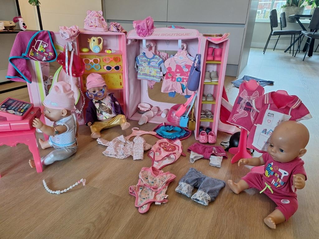 Baby Born Boutique met veel accessoires!, Ophalen, Gebruikt, Babypop