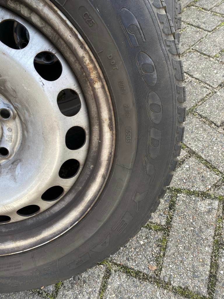 Goodyear Winterbanden 215/55R16 met Velg VW Tiguan, Ophalen, 16 inch, Banden en Velgen, Winterbanden