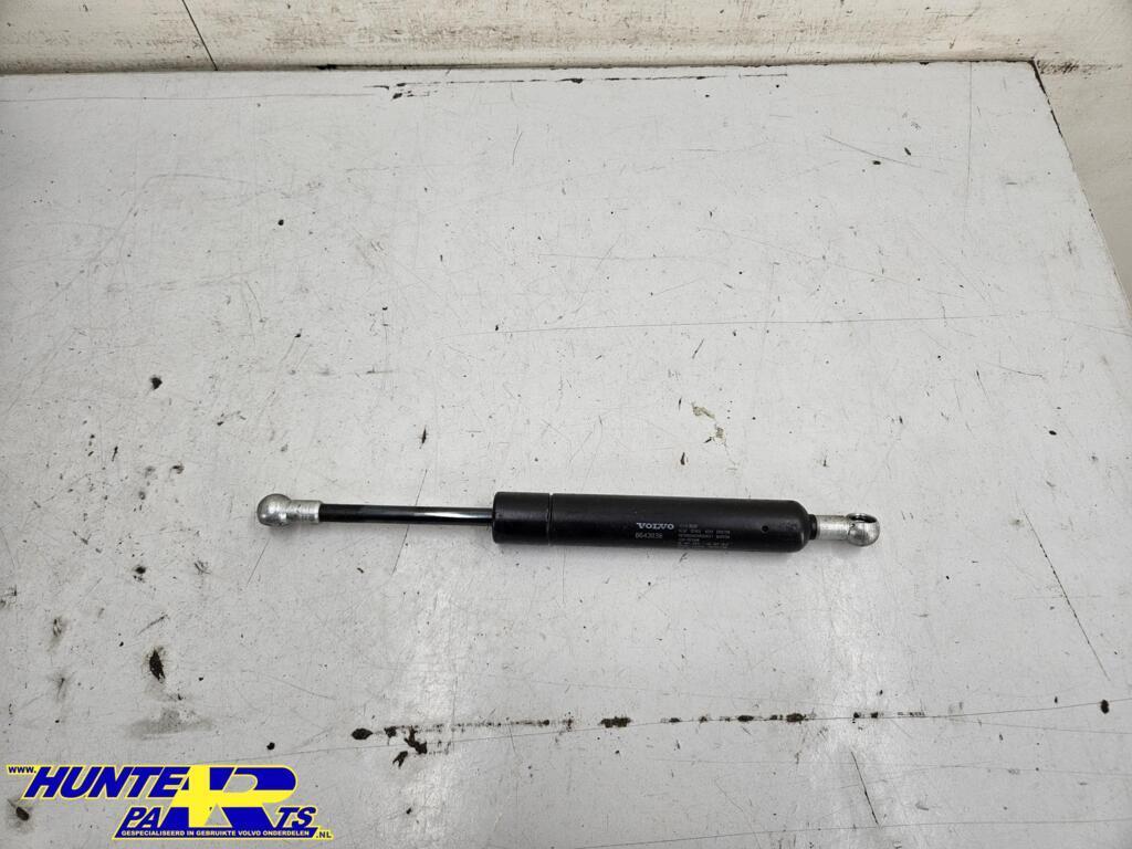 Gasveer achterklep Volvo V70/XC70 II ('00-'08) 8643038, Gebruikt, Ophalen of Verzenden, Volvo, Volvo
