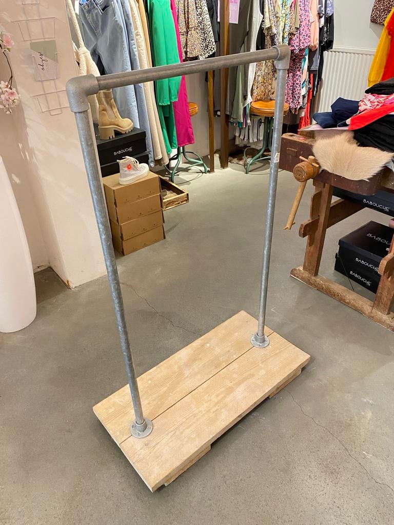 Steigerhouten kledingrek voor winkel of thuis, Kleding | Dames, Kledingrekken, Ophalen, Zo goed als nieuw