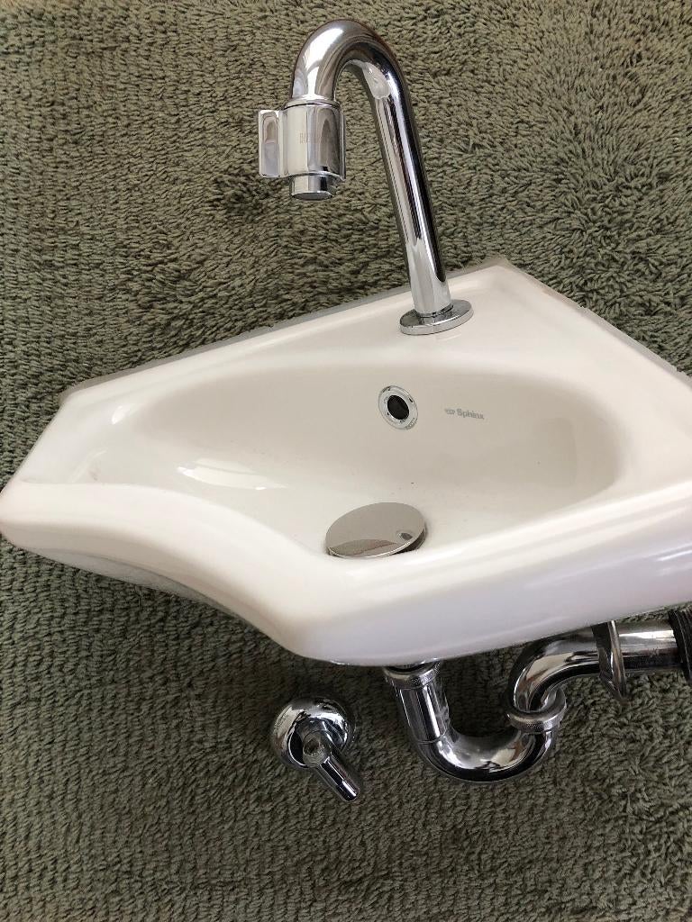 Hoekfontein voor toilet, Ophalen, Zo goed als nieuw, Steen, Toilet
