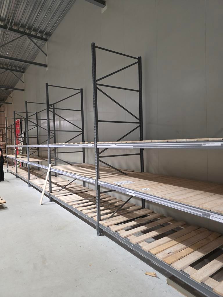 Tagometal Palletstelling, Ophalen