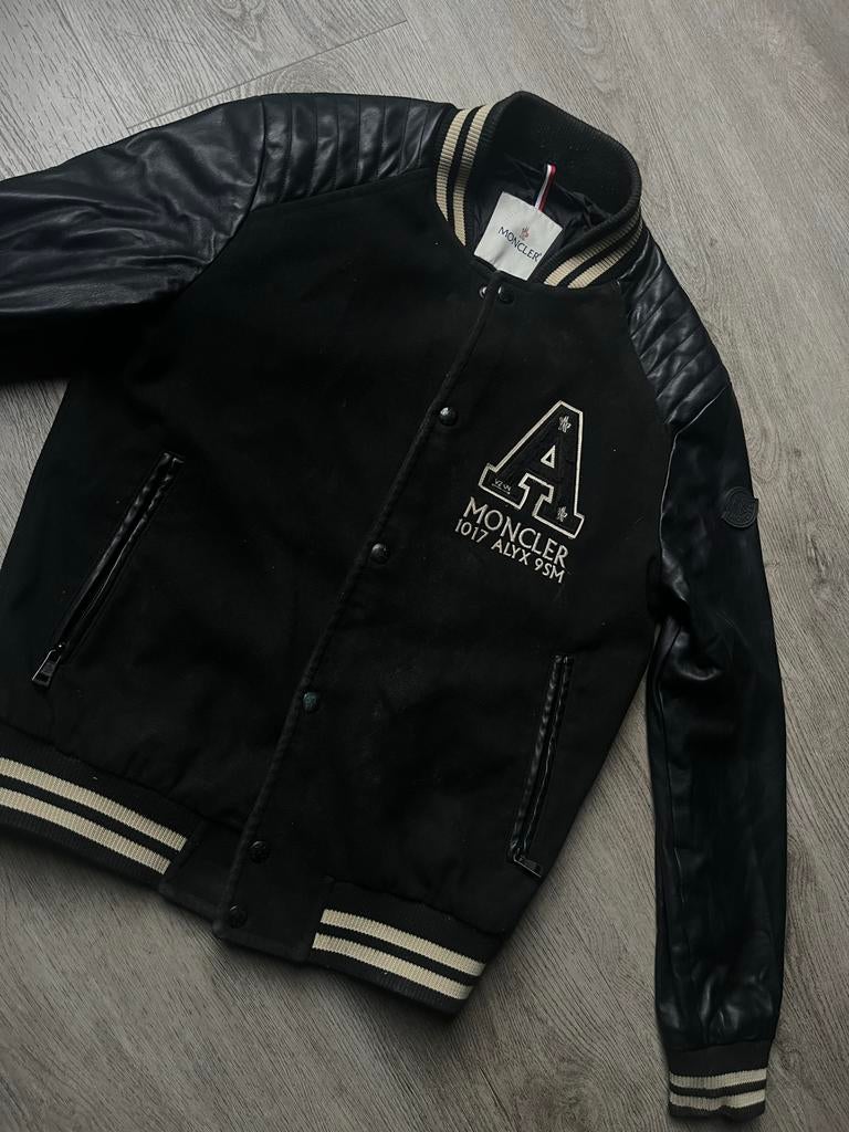 Moncler Jas, Ophalen of Verzenden, Zo goed als nieuw, Maat 48/50 (M), Zwart