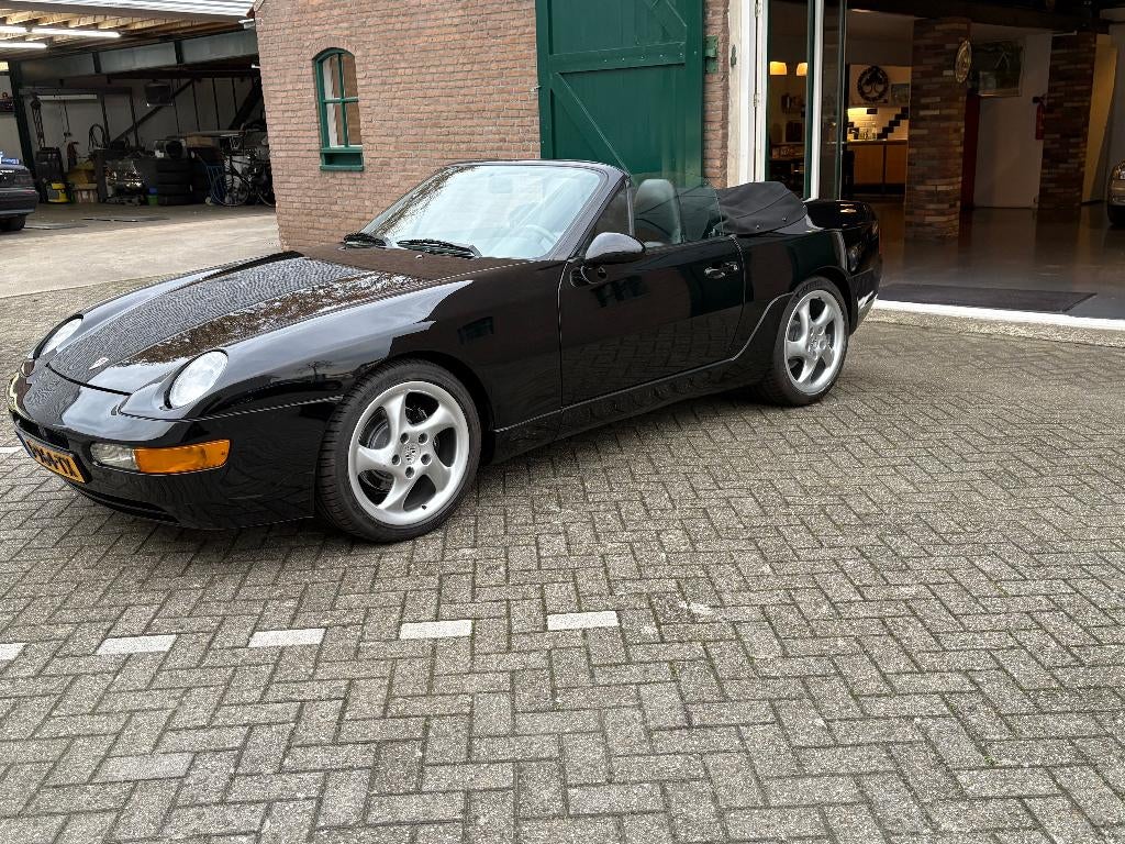 Porsche 968 cabrio118dkm! aut. triple black, Auto's, Automaat, Achterwielaandrijving, Zwart, 4 cilinders