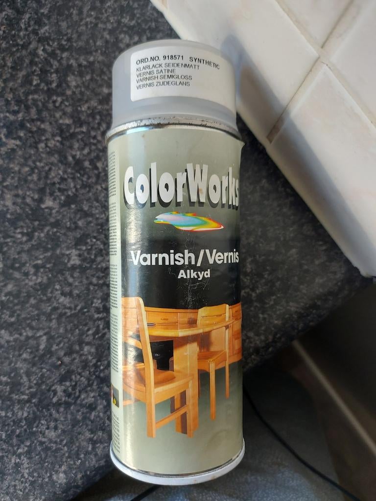 Vernis zijdeglans - spuitbus restant, Ophalen, Gebruikt