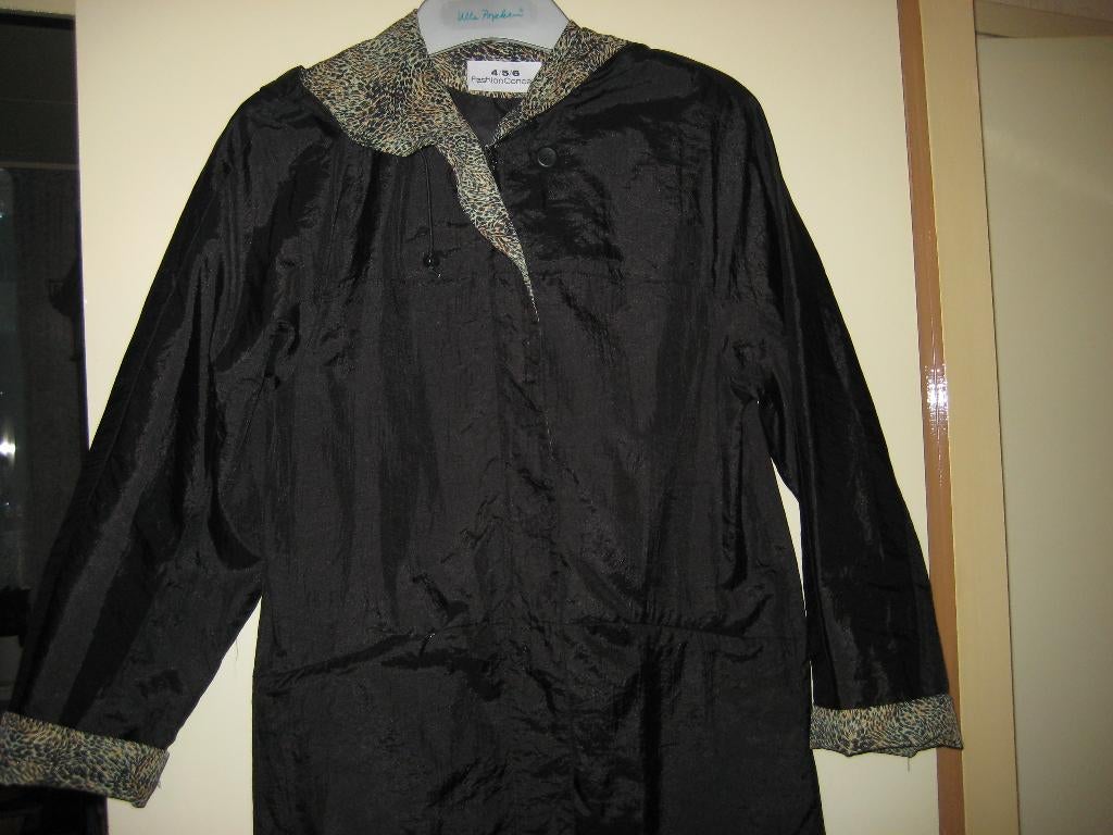Jas, 38, Zwart met capouchon, 4/5/6 Fashion Concept, Ophalen of Verzenden, Zo goed als nieuw, Maat 38/40 (M), Zwart