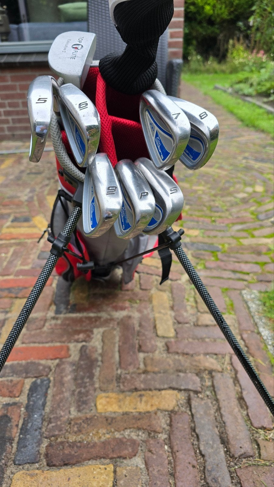 Foto 13 van Complete linkshandige golfset met tas - King Cobra ijzers