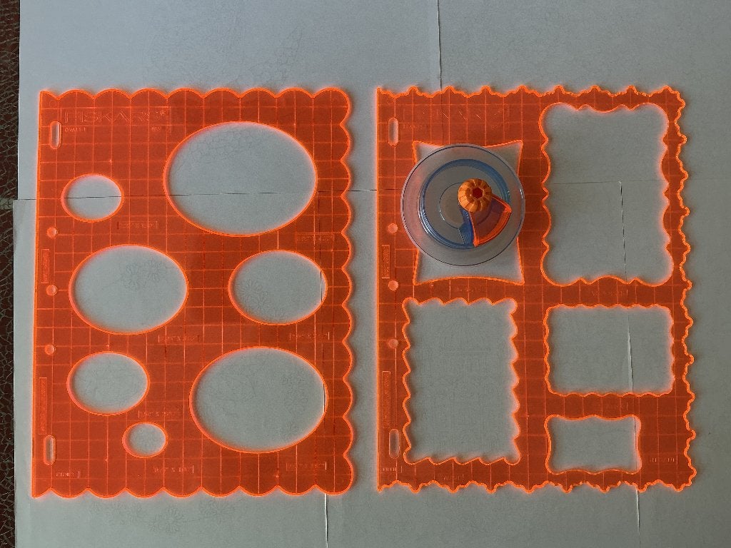 Fiskars sjablonen, templates met cutter., Ophalen, Zo goed als nieuw, Overige thema's, Pons of Mal
