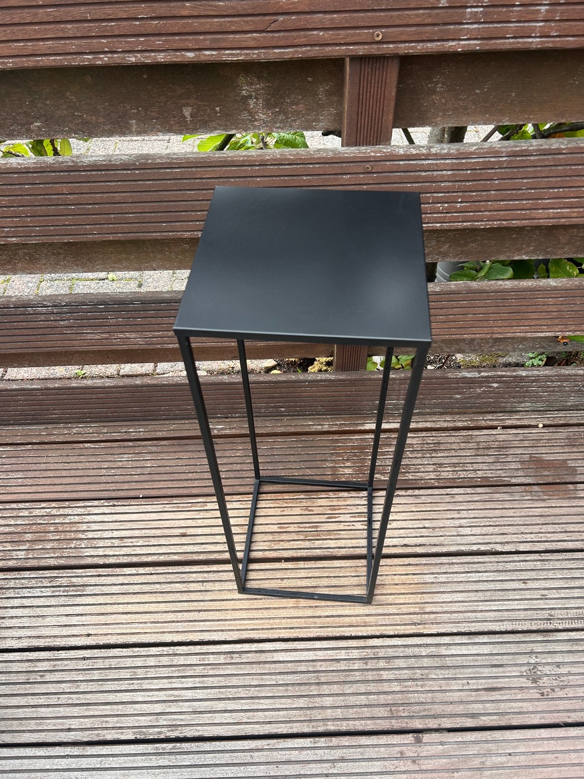 Intratuin metalen plantentafel / bijzettafel zwart, Ophalen, Minder dan 55 cm, Metaal of Aluminium, Rond
