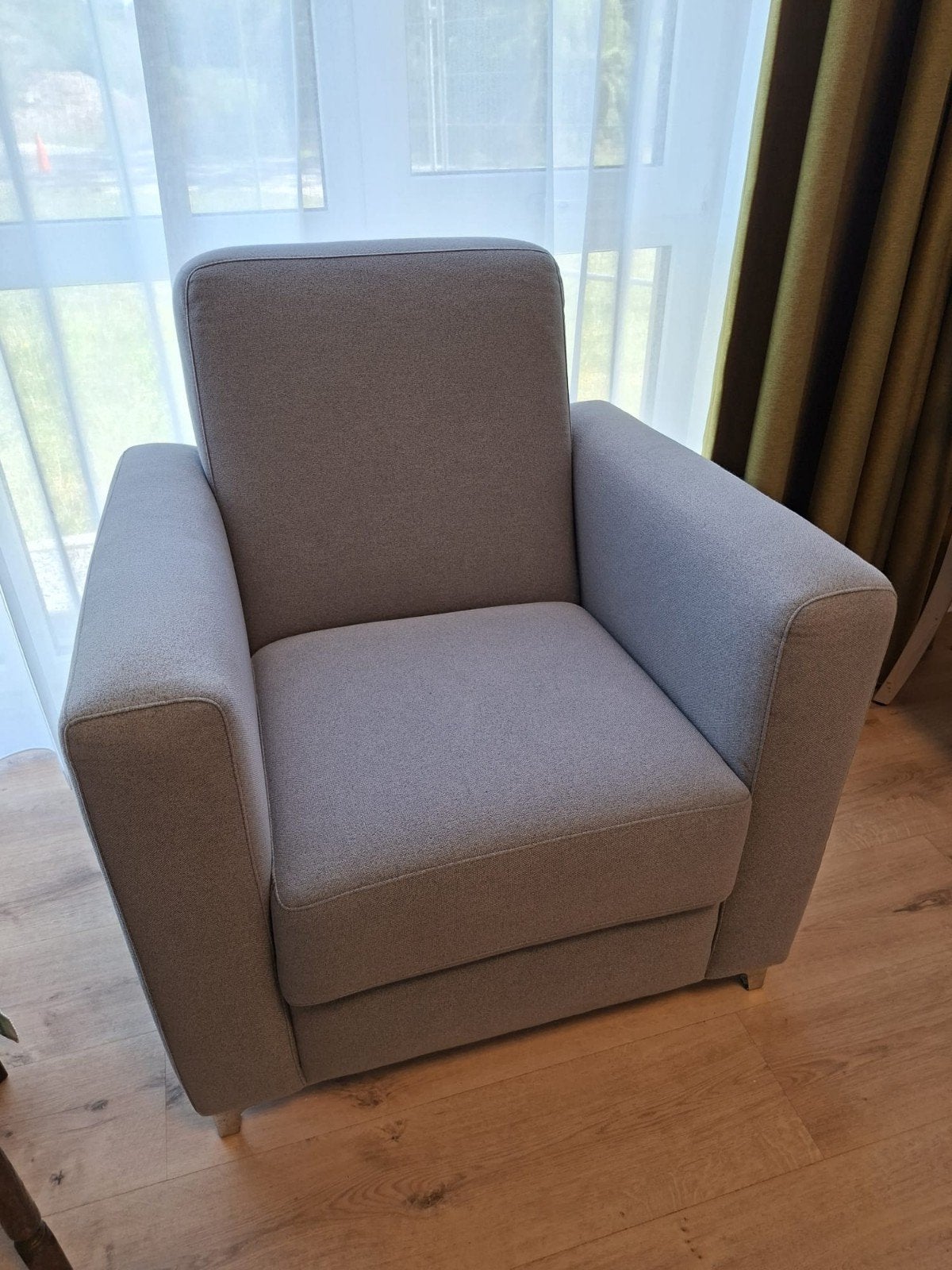 Comfortabele grijze fauteuil, Huis en Inrichting, Fauteuils, Ophalen, 75 tot 100 cm, Zo goed als nieuw, 75 tot 100 cm