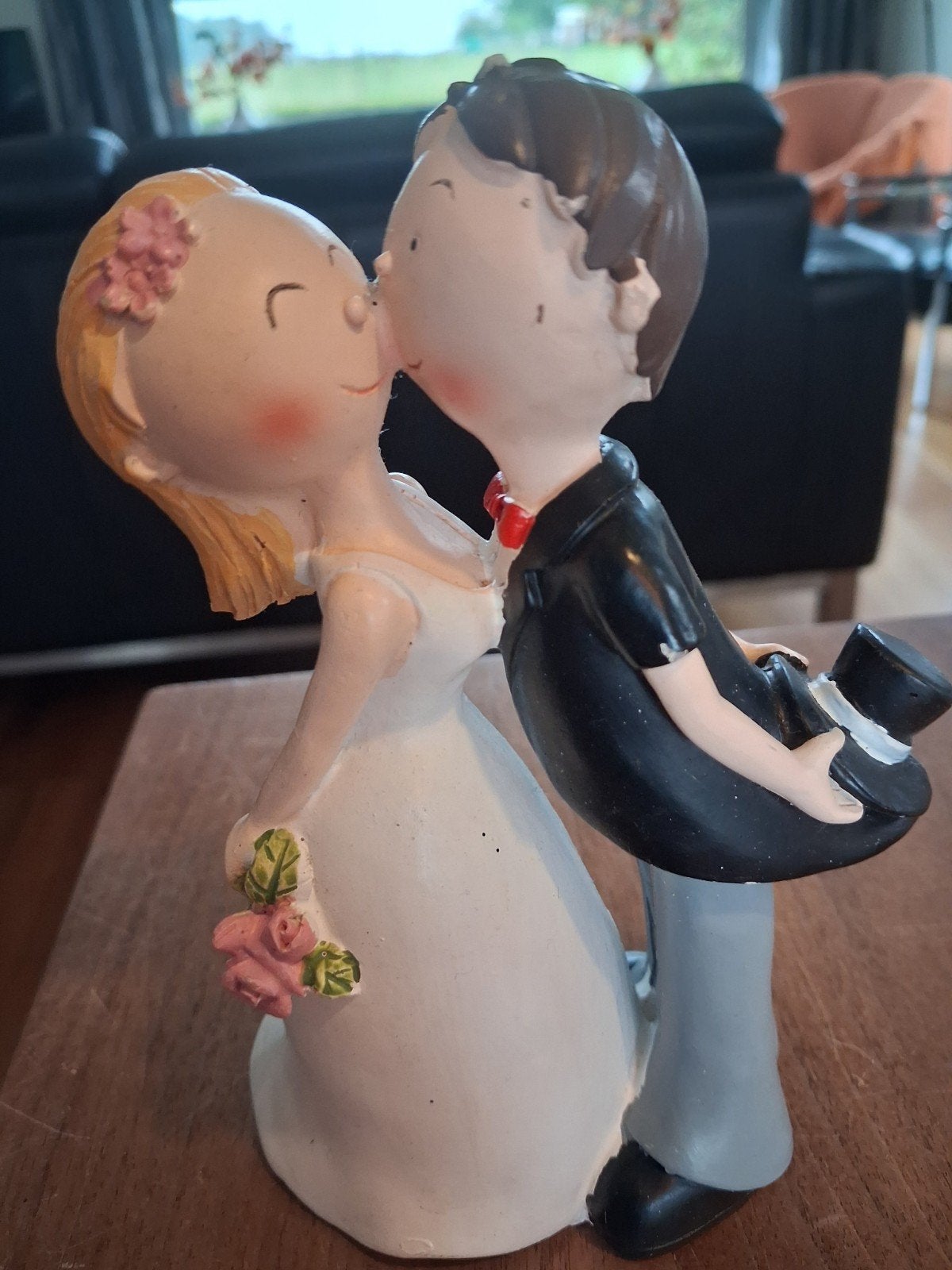 Romantische Taarttopper Bruidspaar - Kus, Ophalen of Verzenden, Zo goed als nieuw, Mens