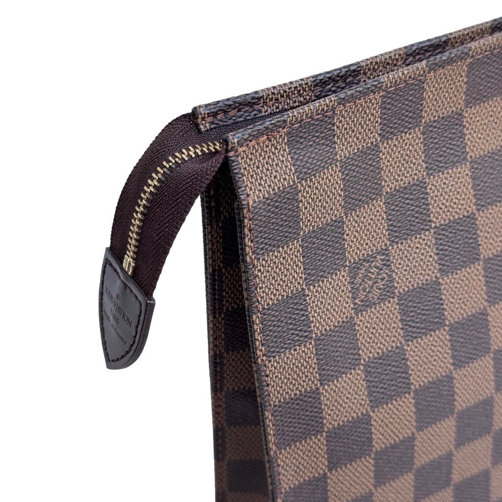 Louis Vuitton toiletry 26 cosmetic pouch toilettas make-up image 6