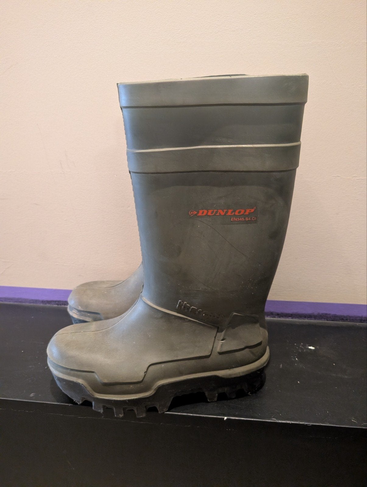 Dunlop werklaarzen 42, Kleding | Heren, Ophalen of Verzenden, Zo goed als nieuw, Zwart