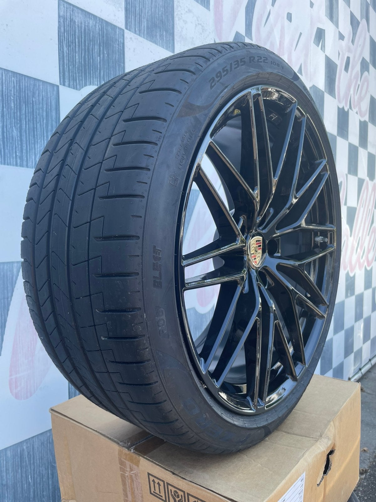 22” Porsche Macan GTS velgen 5x130 2025  + pirelli MACAN EV, Auto-onderdelen, 255 mm, Banden en Velgen, Nieuw, Overige maten