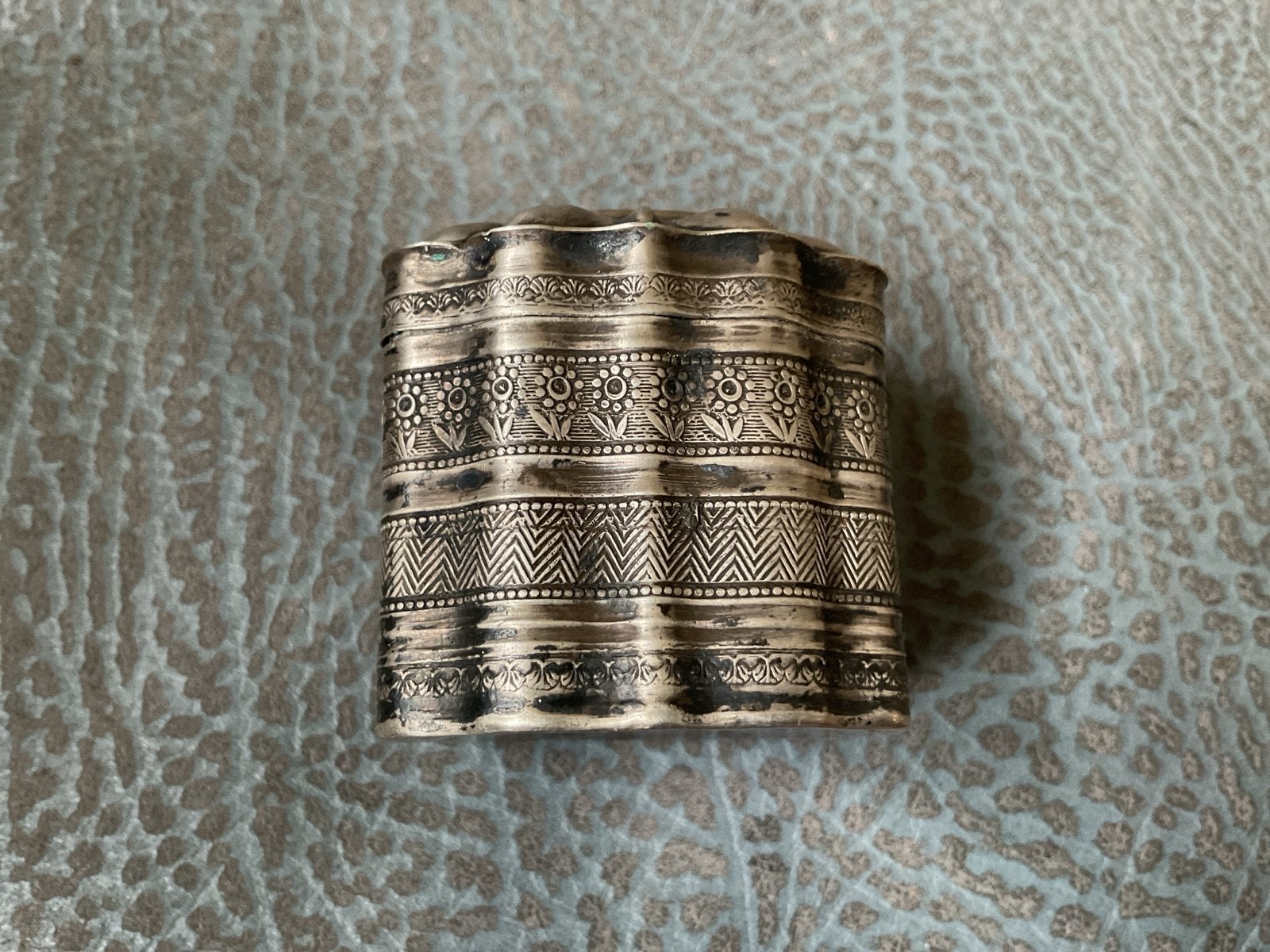 Antiek zilveren snuifdoosje met stempels - 4,5 cm, 42 g, Antiek en Kunst, Antiek | Goud en Zilver, Verzenden, Zilver