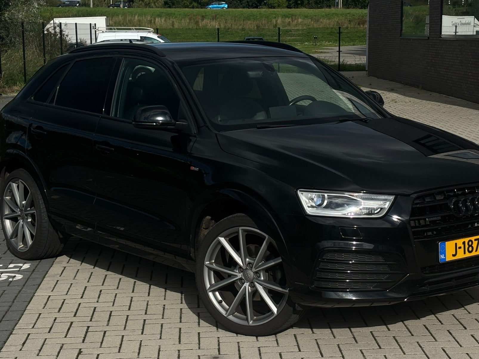 Audi Q3 2.0 Tfsi S line 180PK Quattro S Tronic 2015 Zwart, Automaat, Zwart, 4 cilinders, 179 pk