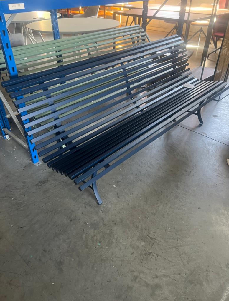 Fermob Louisiane tuinbank 200 Deep Blue | Van €745, nu, Tuin en Terras, Tuinbanken, Fermob, Nieuw, Ophalen of Verzenden, Fermob