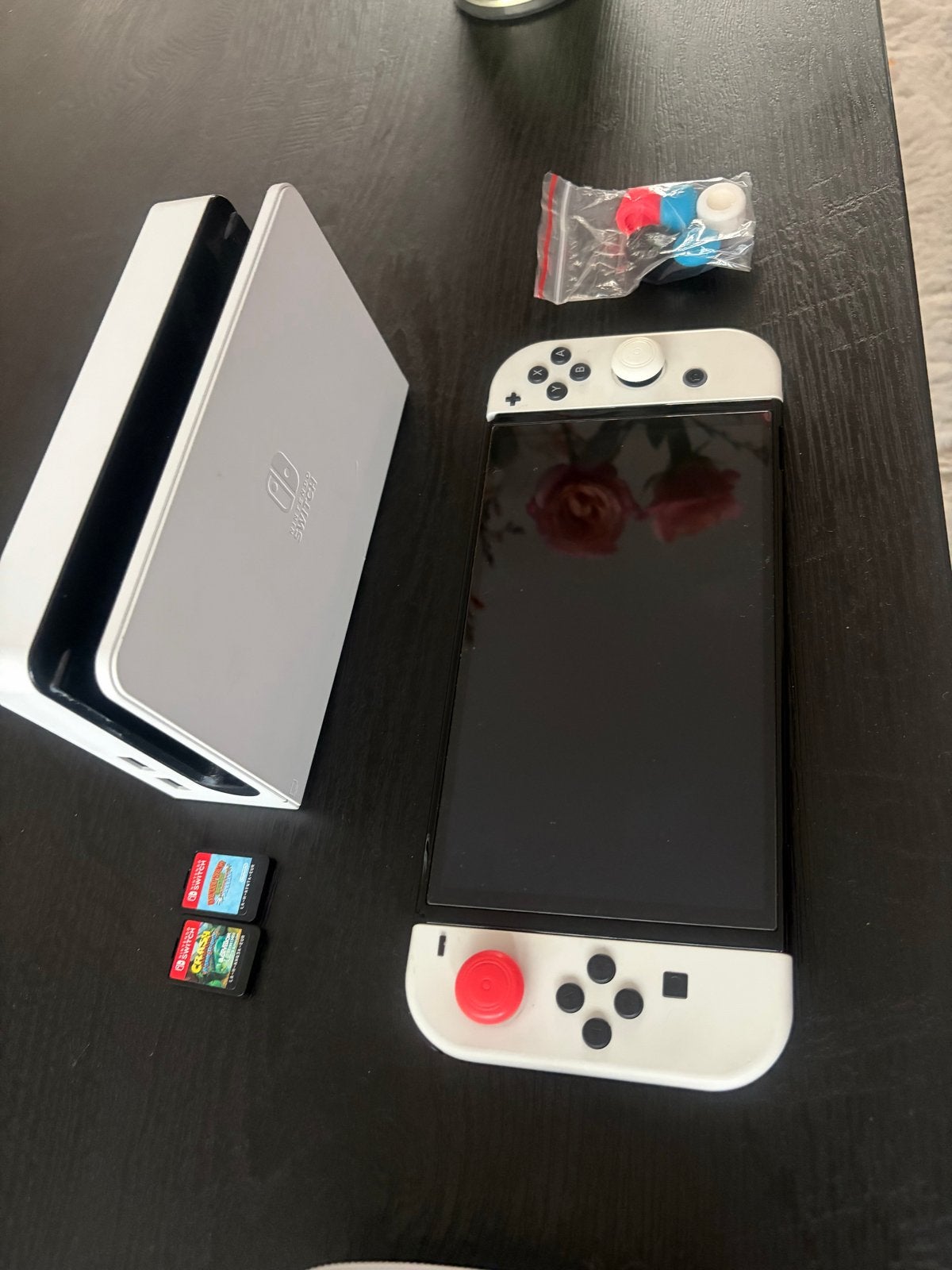 Nintendo Switch OLED met 3 topgames: Mario Kart, Donkey Kong, Spelcomputers en Games, Switch OLED, Met games, Met 2 controllers