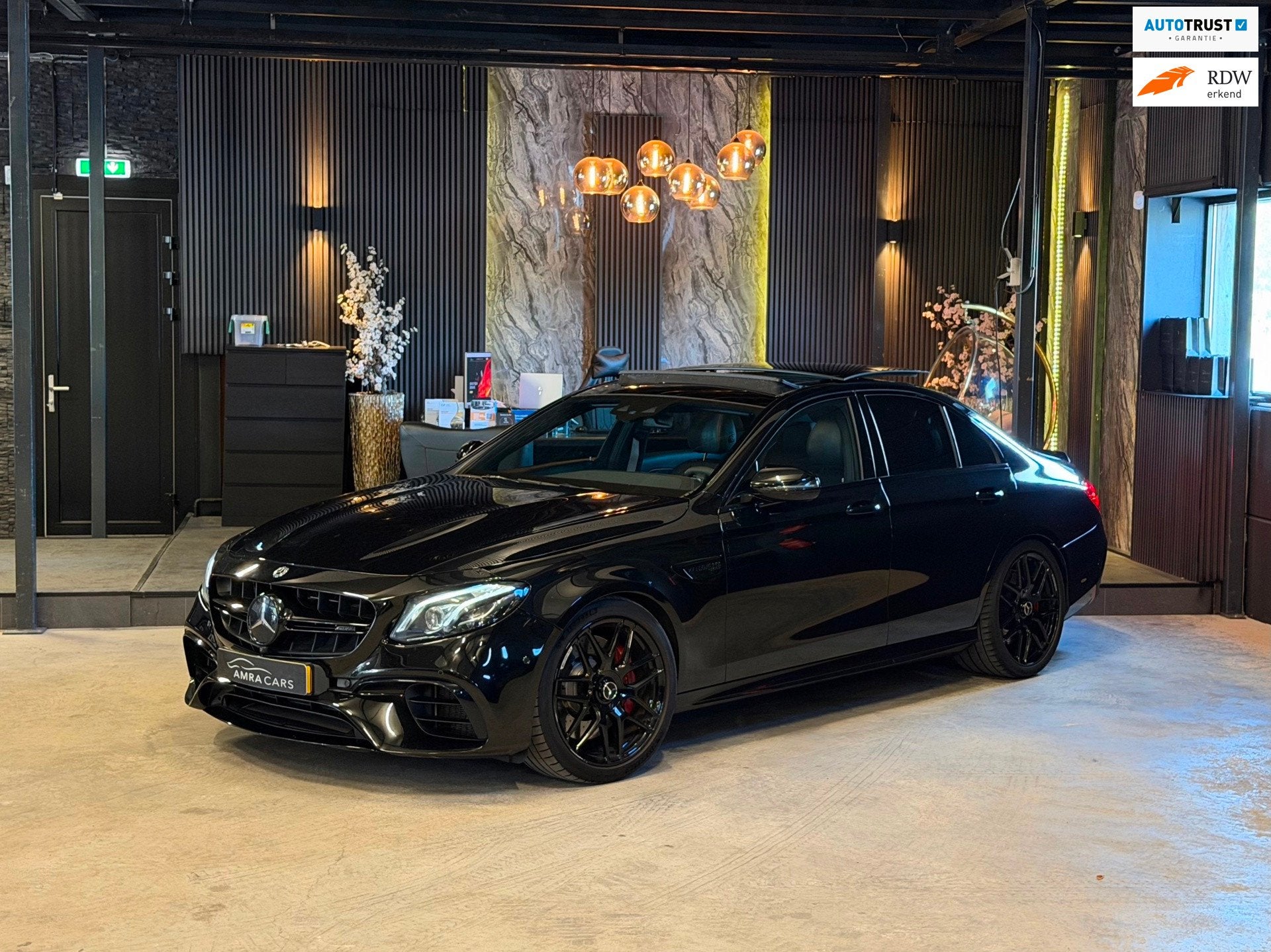 Mercedes-Benz E-klasse AMG 63 S 4MATIC+|BOMVOL|DEALER ONDERH, Auto's, Gebruikt, Zwart, Vierwielaandrijving, Sedan