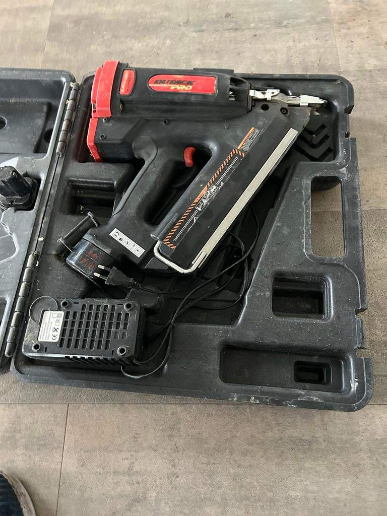 Duo-Fast tacker met lader en koffer, Doe-het-zelf en Verbouw, Gereedschap | Handgereedschap, Gebruikt, Ophalen of Verzenden