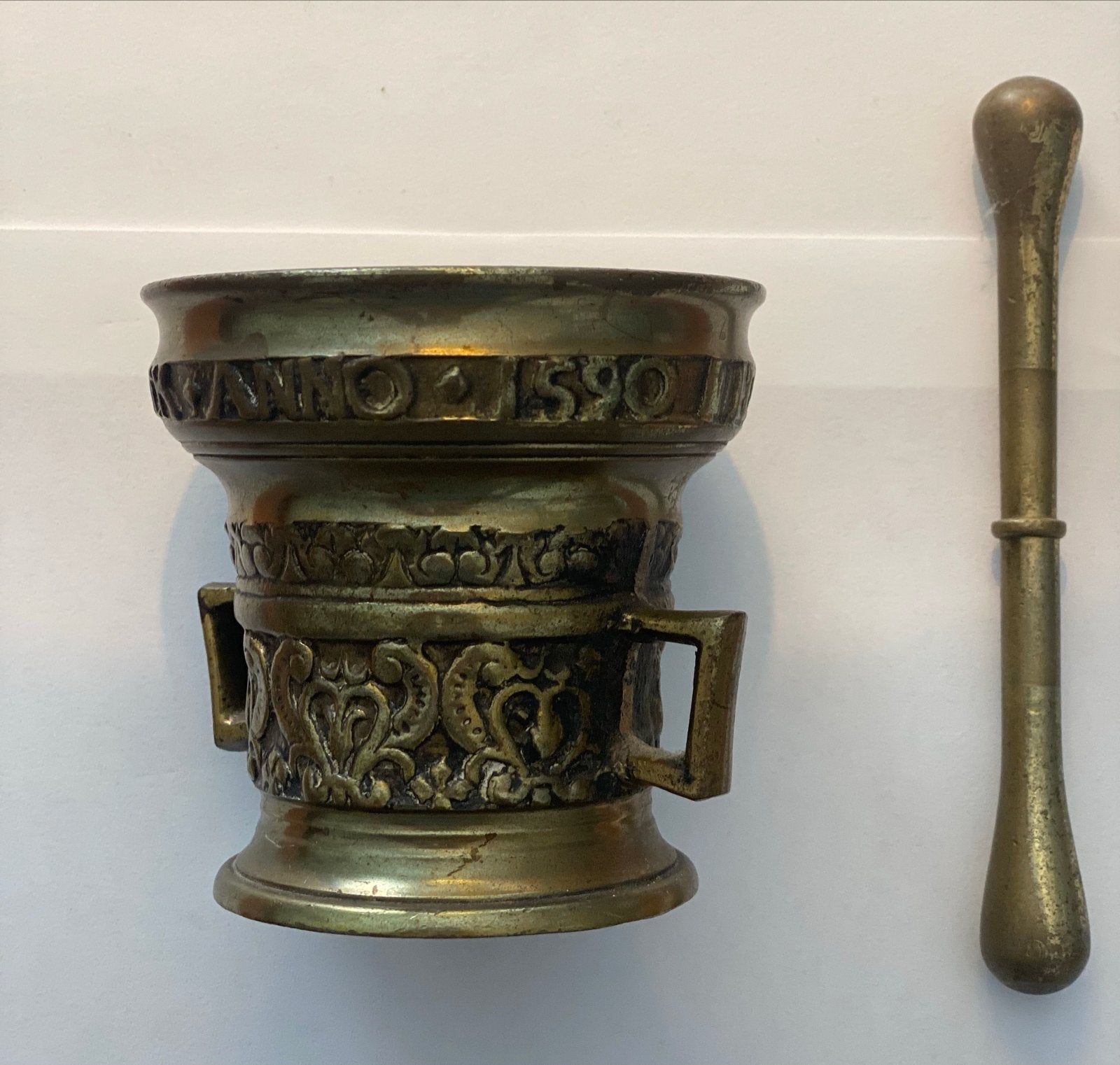 Antieke vijzel met stamper van messing, Ophalen of Verzenden, Brons