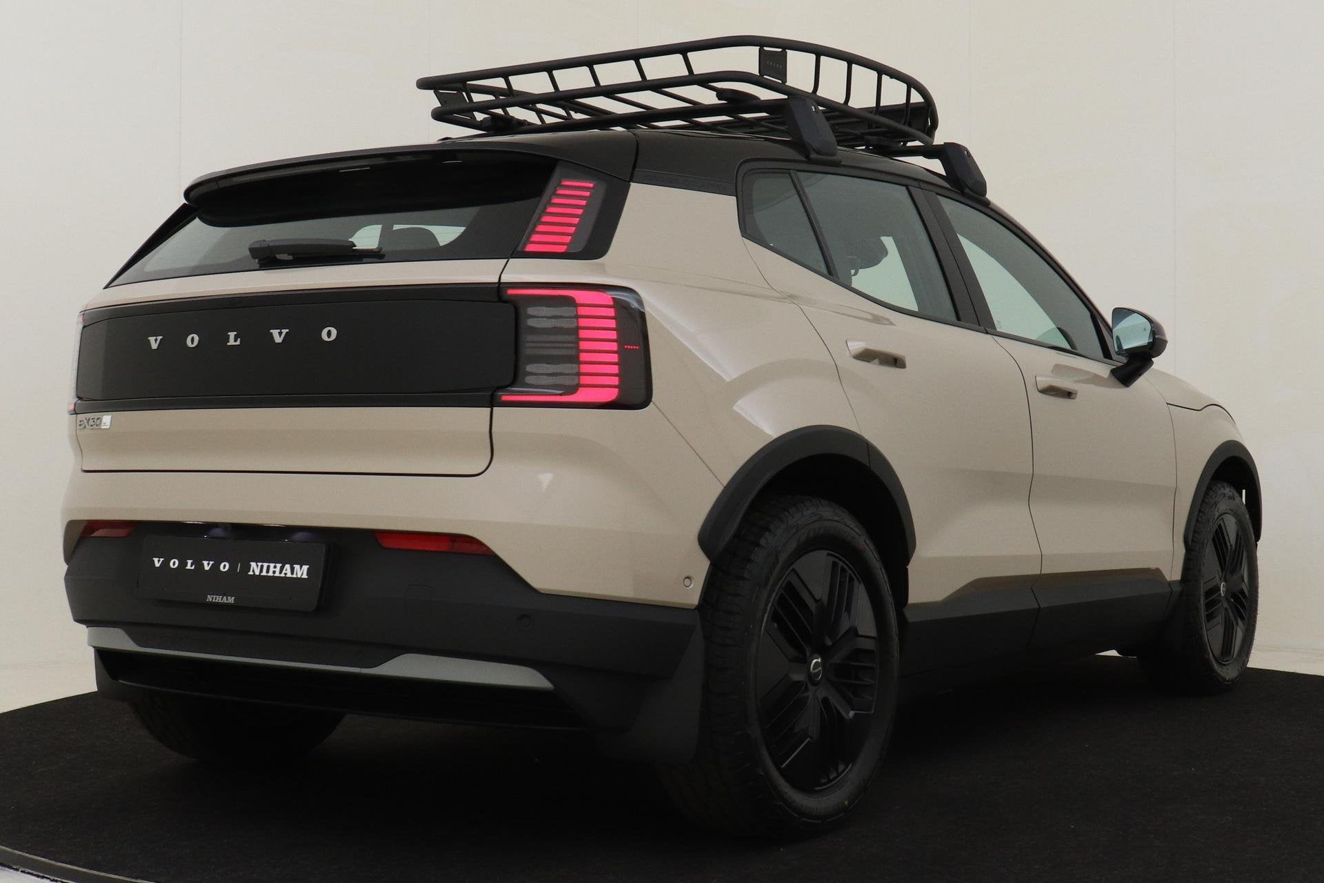 Volvo EX30 CROSS COUNTRY TWIN MOTOR PERFORMANCE ULTRA 69 kWh, Auto's, 12 maanden, Overige kleuren, Automatische klimaatregeling