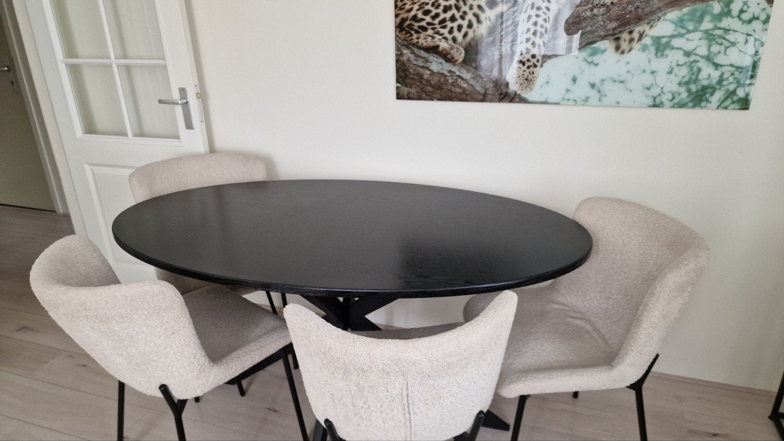 Moderne ovale eettafel met 4 stoelen, Ophalen, 100 tot 150 cm, Modern, Scandinavisch, Zo goed als nieuw