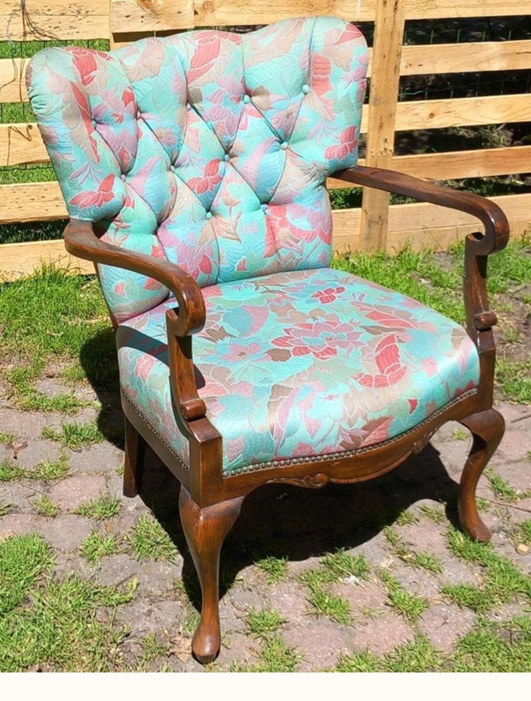 Vintage fauteuil met bloemenprint en houten armleuningen, Ophalen of Verzenden