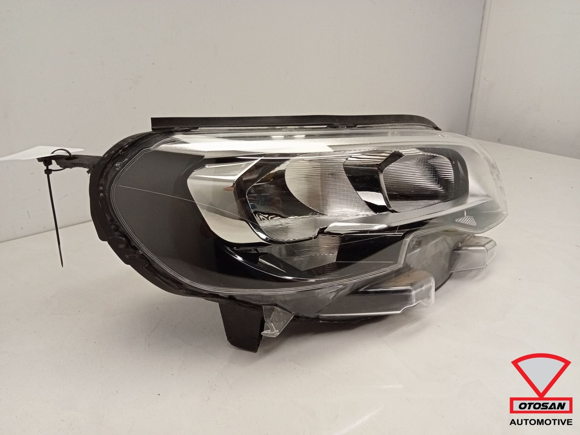 Peugeot Expert 2016+ Koplamp Rechts Origineel!, Taurusavenue 1
2132 LS  Hoofddorp, NL, Gebruikt, Contact.group@renault.com, Stellantis N.V.
