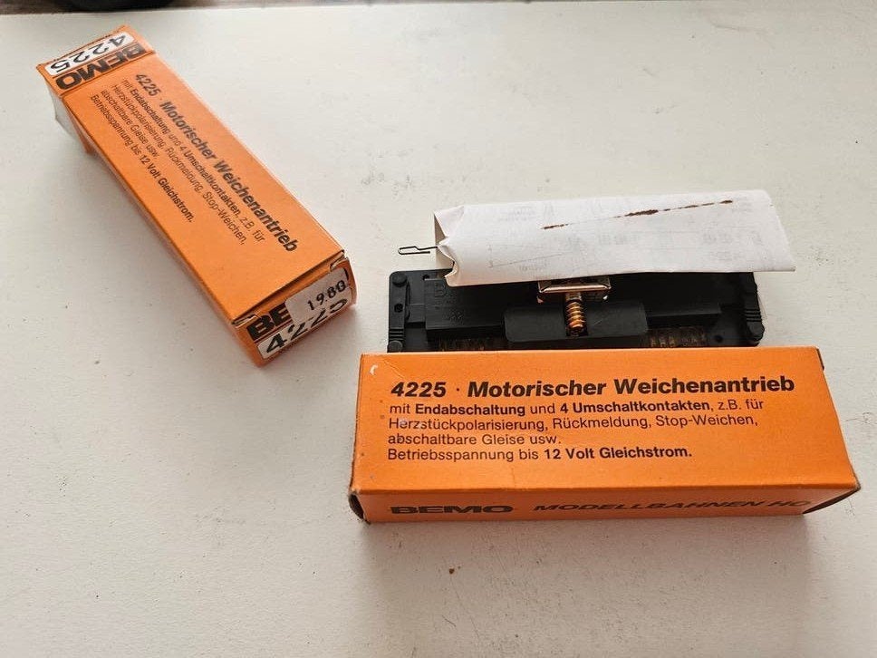 BEMO 4225 Motorische Wisselbediening H0 - Elektrisch, Overige merken, Gebruikt, Gelijkstroom, Overige typen