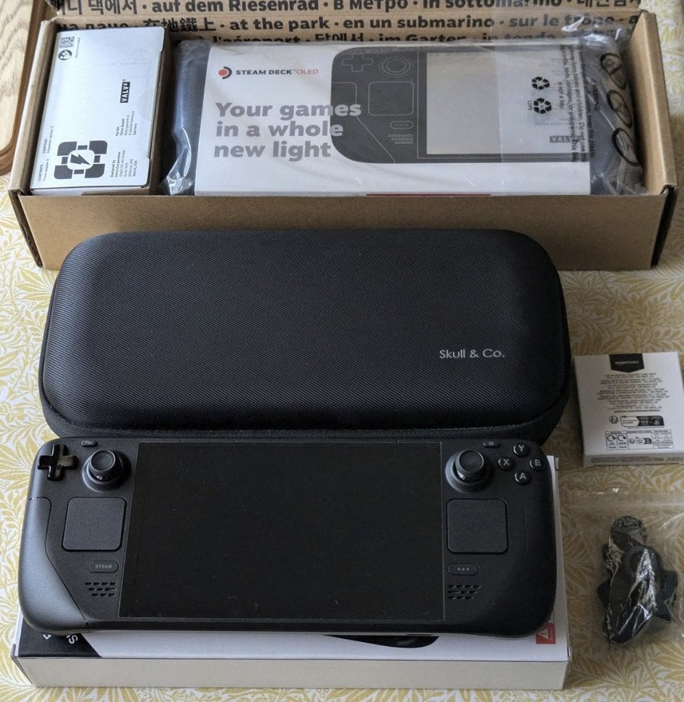 Steam Deck OLED 512GB + 1TB SD-kaart + Accessoires