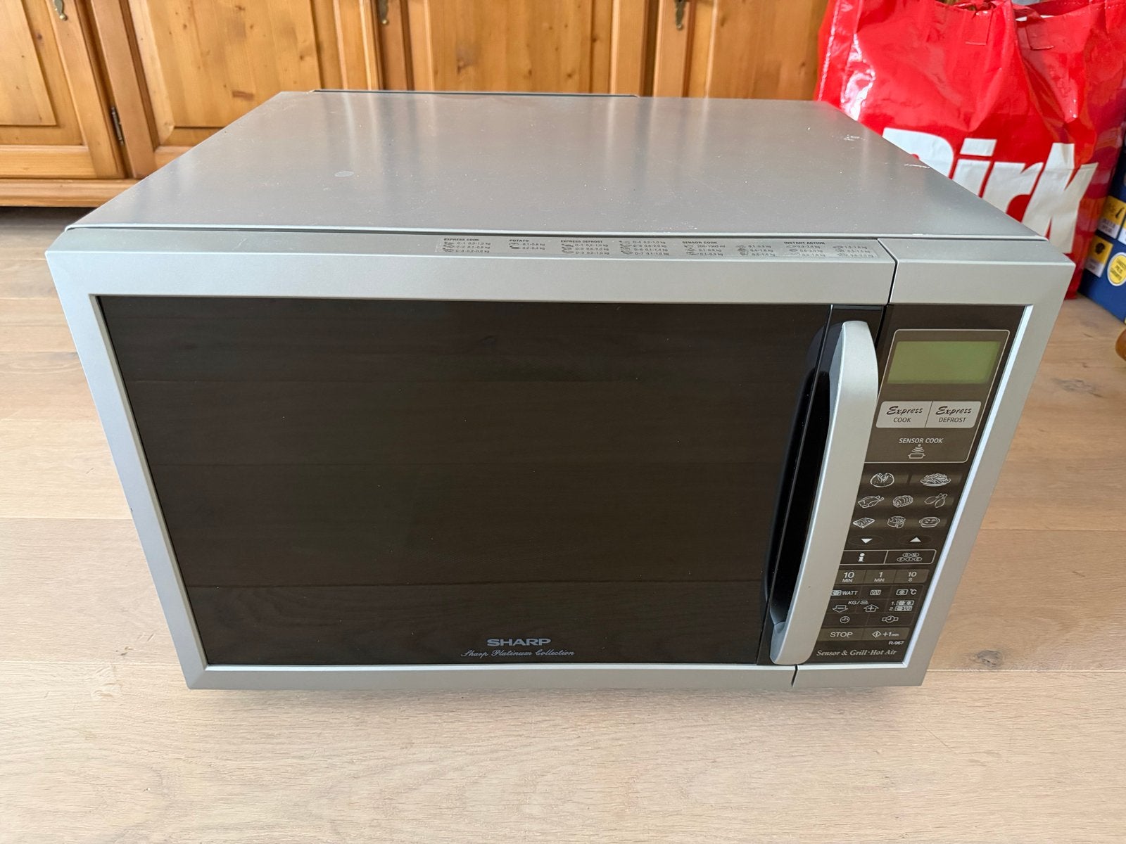 Sharp Combimagnetron met Oven Functies - Zeer Goede Staat, Witgoed en Apparatuur, Magnetrons, Ophalen, Combimagnetron, Zo goed als nieuw
