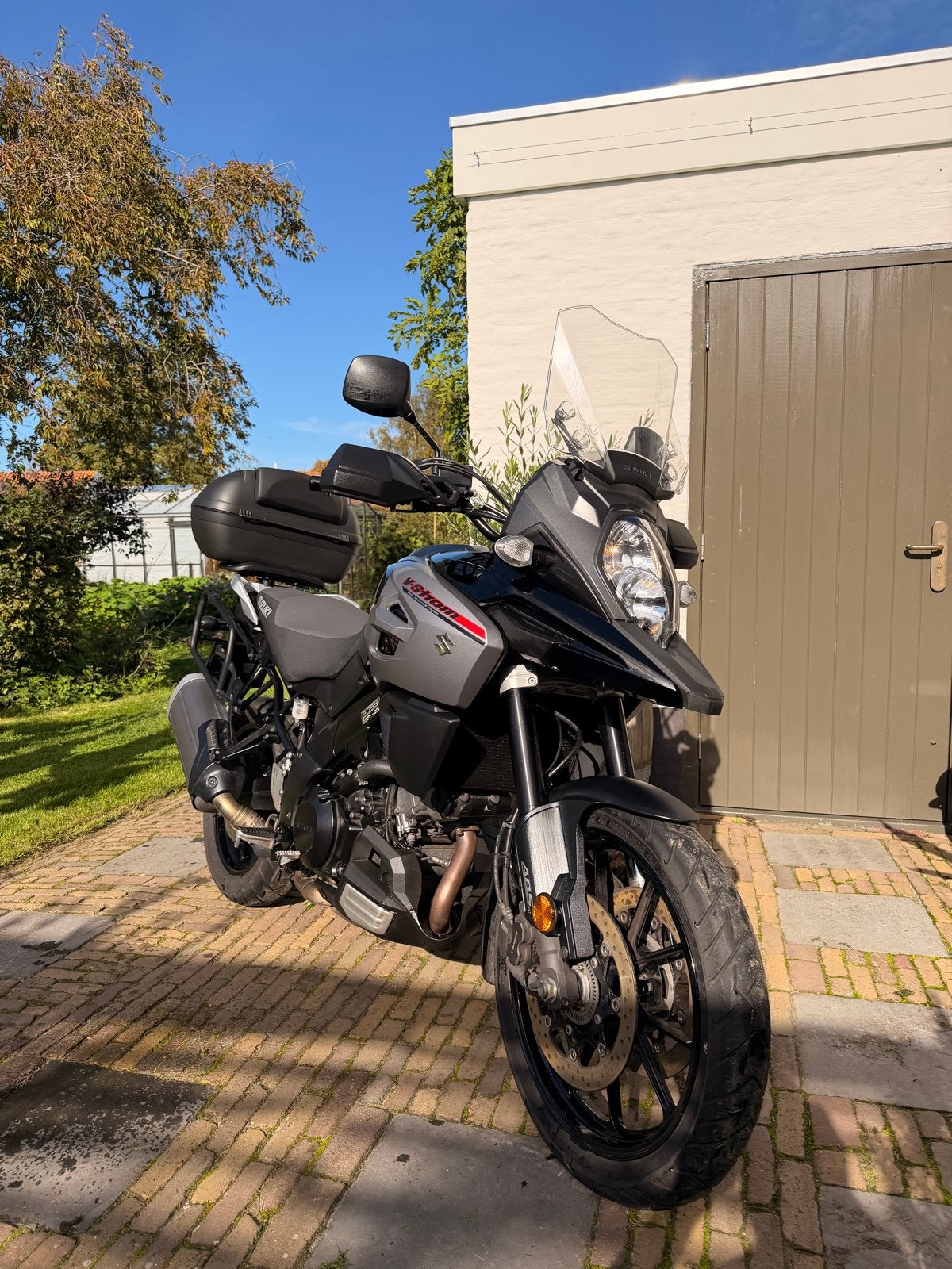 Suzuki V-Strom DL1000 ABS 2017 - koffers & handvatverwarming, 2 cilinders, Occasion, Particulier, Toermotor