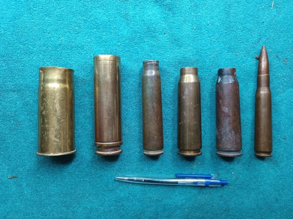 Lotje middelgrote, deels vliegtuig hulzen, Ophalen of Verzenden, Luchtmacht, Engeland, Hulzen of Bodemvondsten