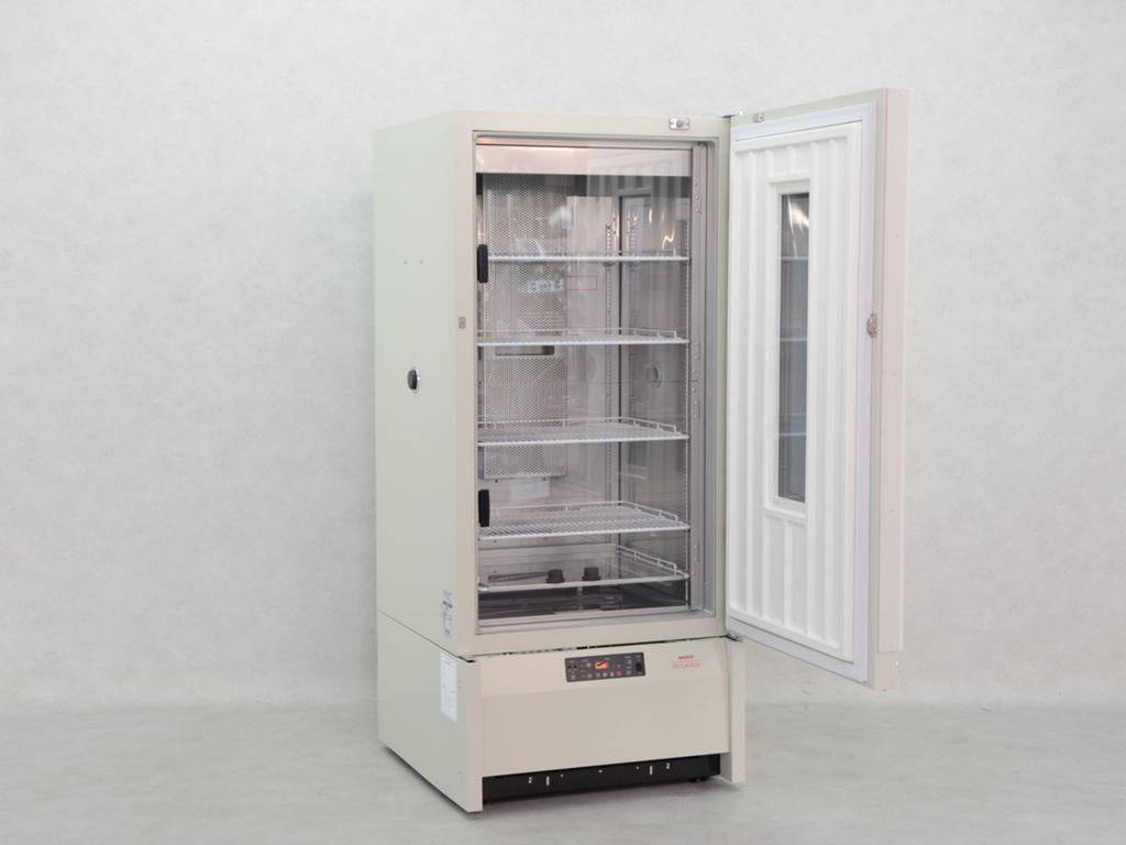 Gratis Sanyo 553 broedstoof incubator, Ophalen, Gebruikt