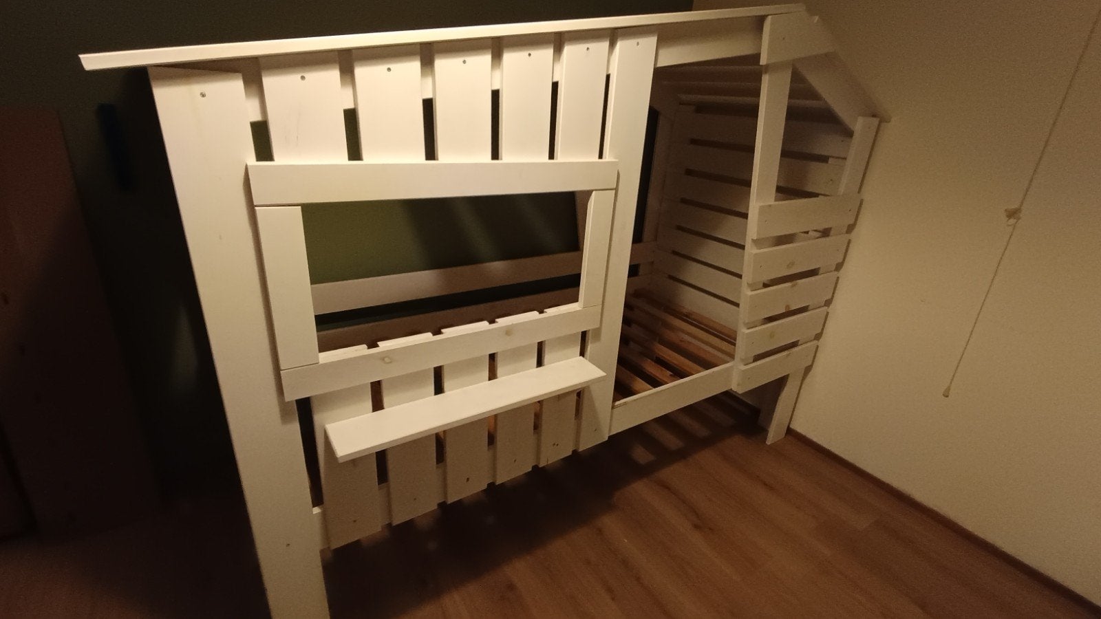 Houten Kinderbed Boomhut Wit 220x105x168 in goede staat., Ophalen, 85 tot 100 cm, Gebruikt, Lattenbodem