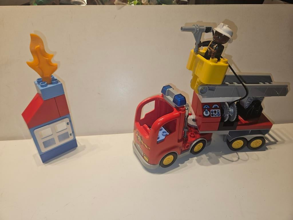 Lego Duplo 10592 Brandweertruck compleet met instructie, Compleet, Ophalen of Verzenden, Zo goed als nieuw, Duplo