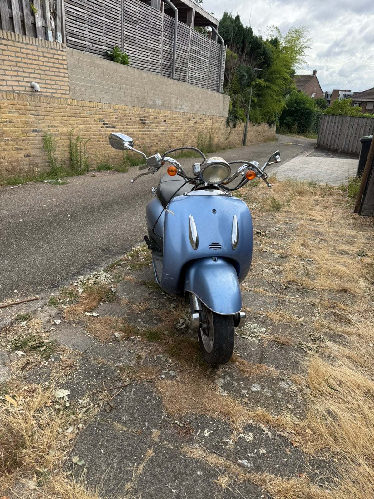 Benzhou retro scooter 25, Ophalen, Zo goed als nieuw, Benzine, Overige merken