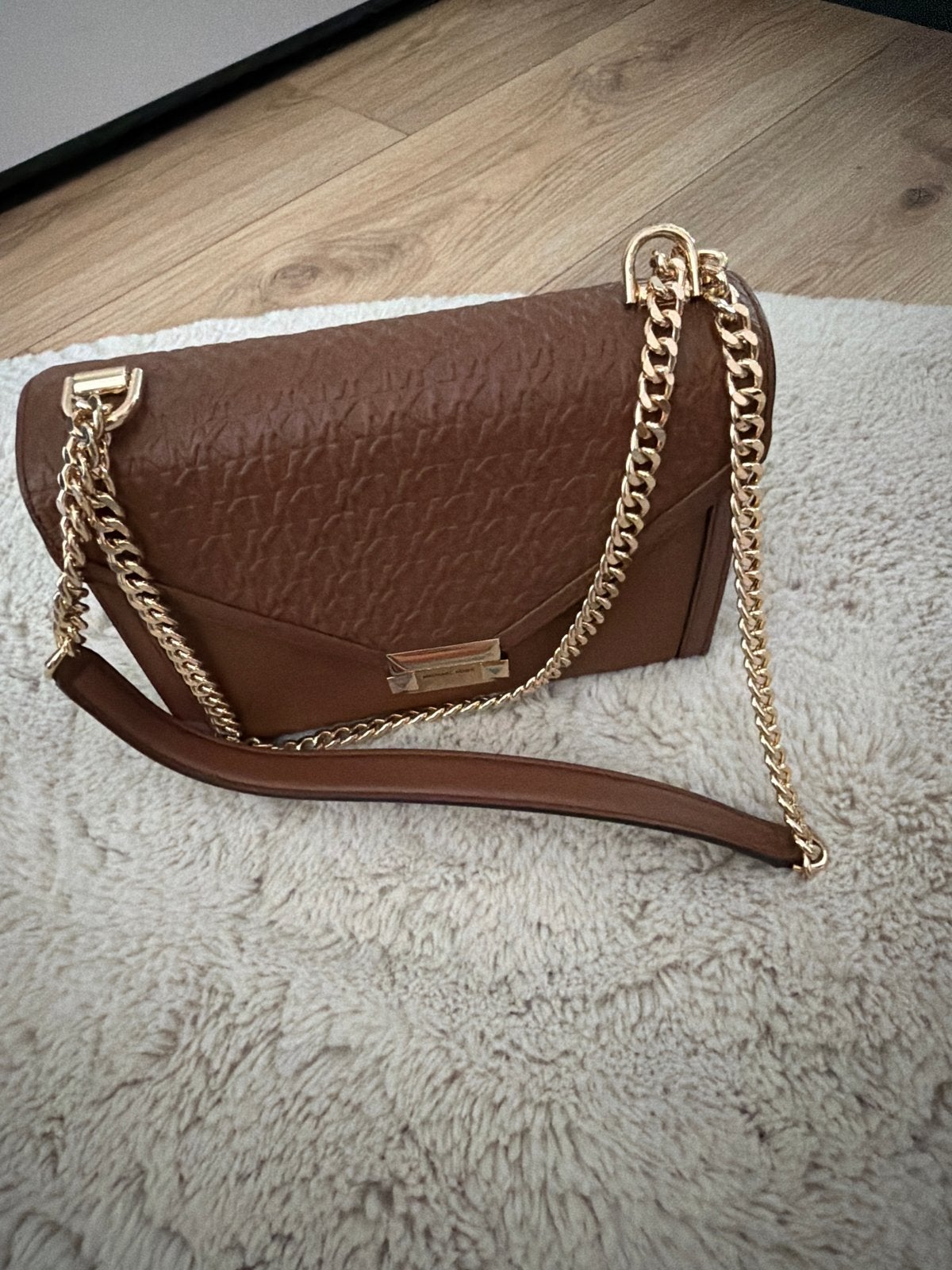 Michael Kors Schoudertas Bruin met Gouden Details, Ophalen of Verzenden, Zo goed als nieuw, Bruin, Schoudertasje