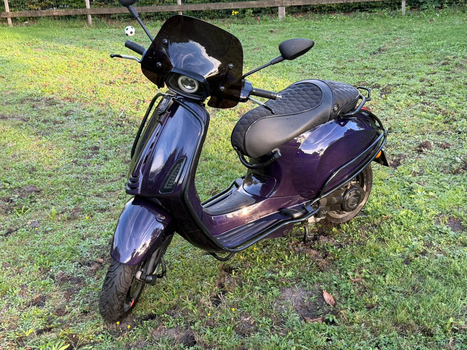Vespa sprint 2024 audi rs6 gespoten