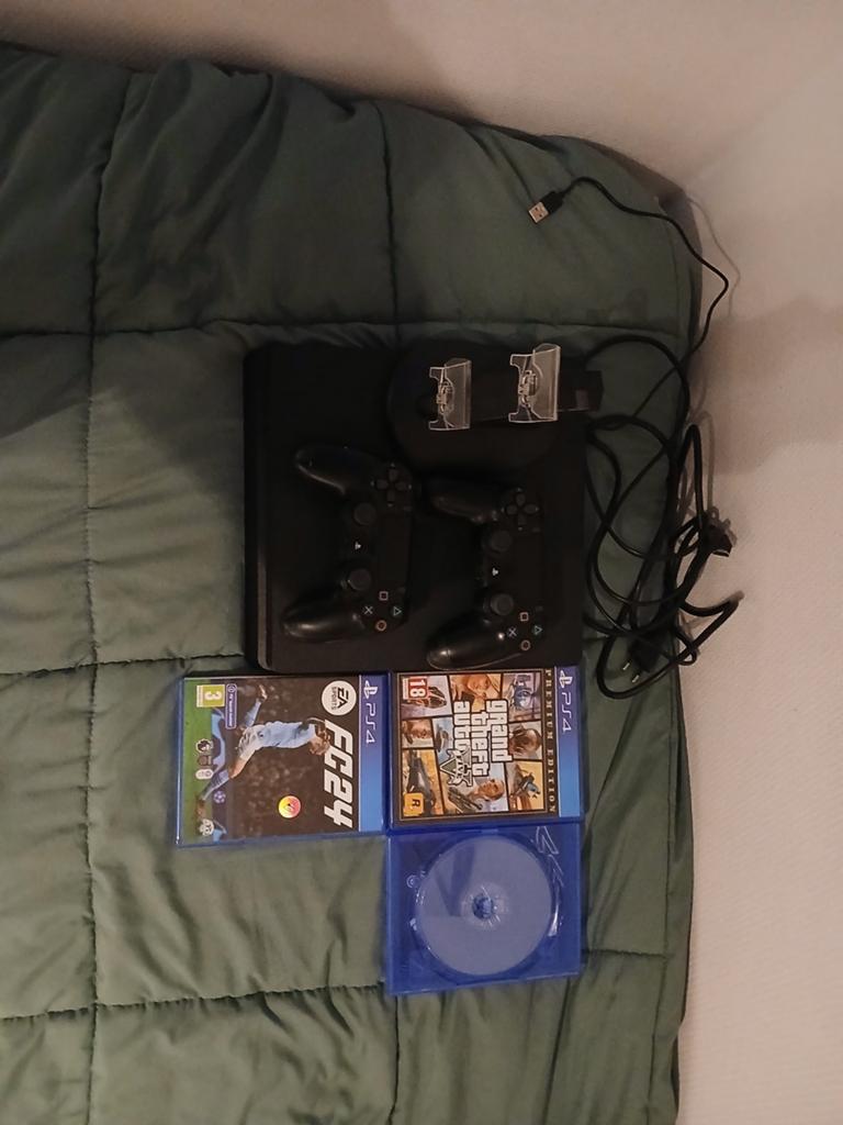 PS4 Slim 500GB met 2 controllers en games, Spelcomputers en Games, Spelcomputers | Sony PlayStation 4, Met 2 controllers, Ophalen of Verzenden
