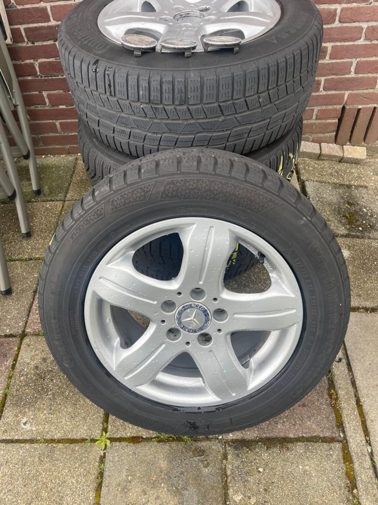 Winterset 225/55/16 voor oa Mercedes E-klasse, W211 en S211, Auto-onderdelen, Banden en Velgen, Ophalen, Gebruikt, 16 inch, Banden en Velgen
