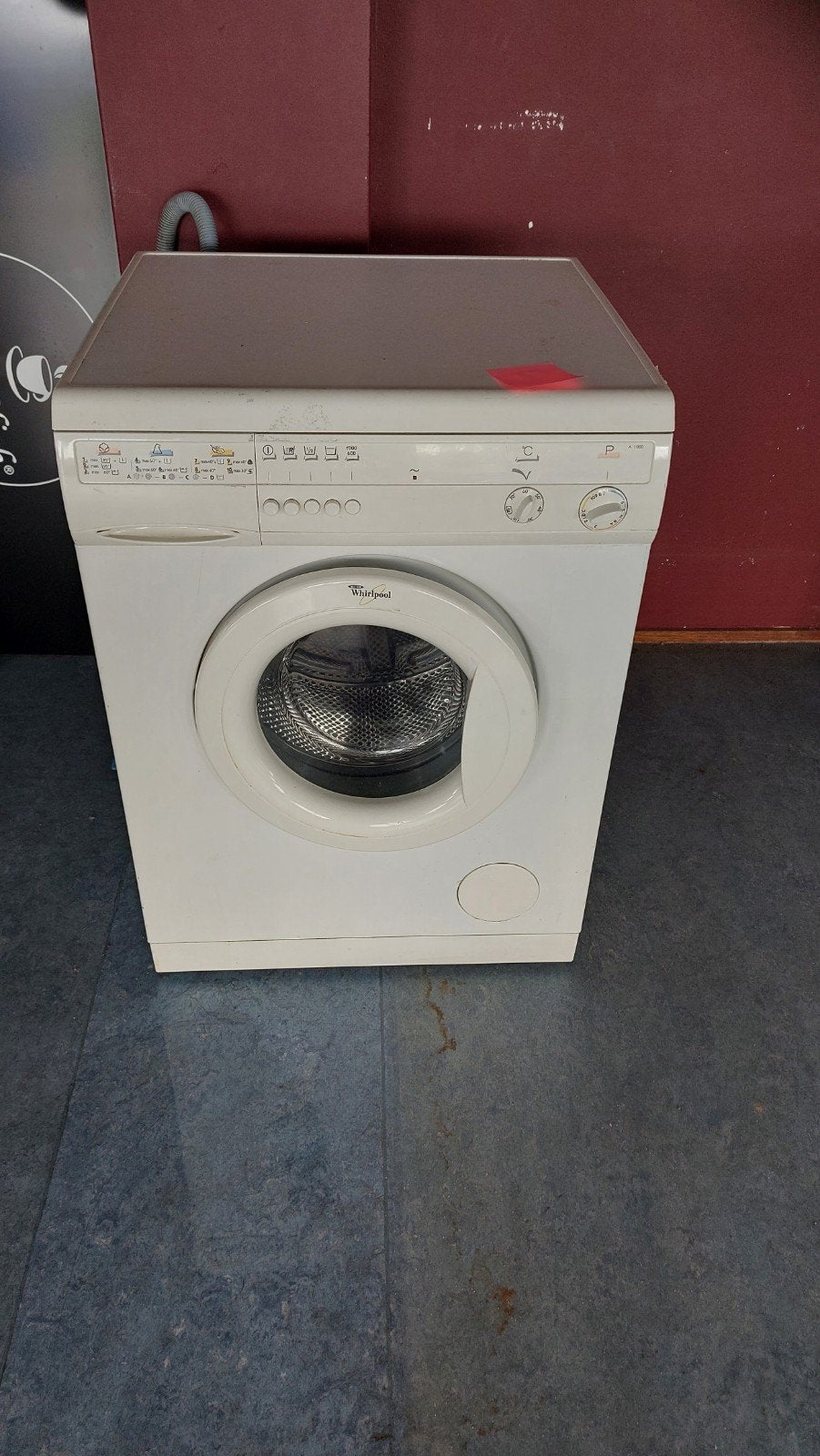 Whirlpool wasmachine bijna gratis, Witgoed en Apparatuur, Ophalen, 1200 tot 1600 toeren, Gebruikt, 8 tot 10 kg