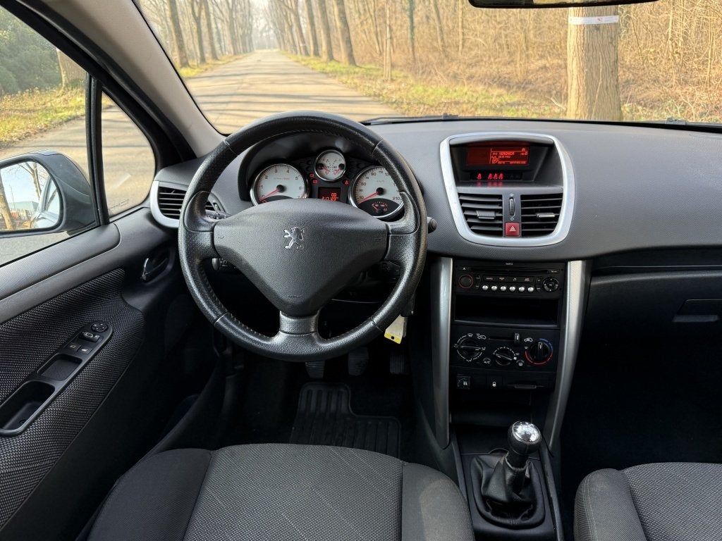 Peugeot 207 1.4 VTi Look |+ NW APK | Gas G3 | Airco | 3Drs |, Auto's, Peugeot, Dealer onderhouden, Gebruikt, Metallic lak, 49 €/maand