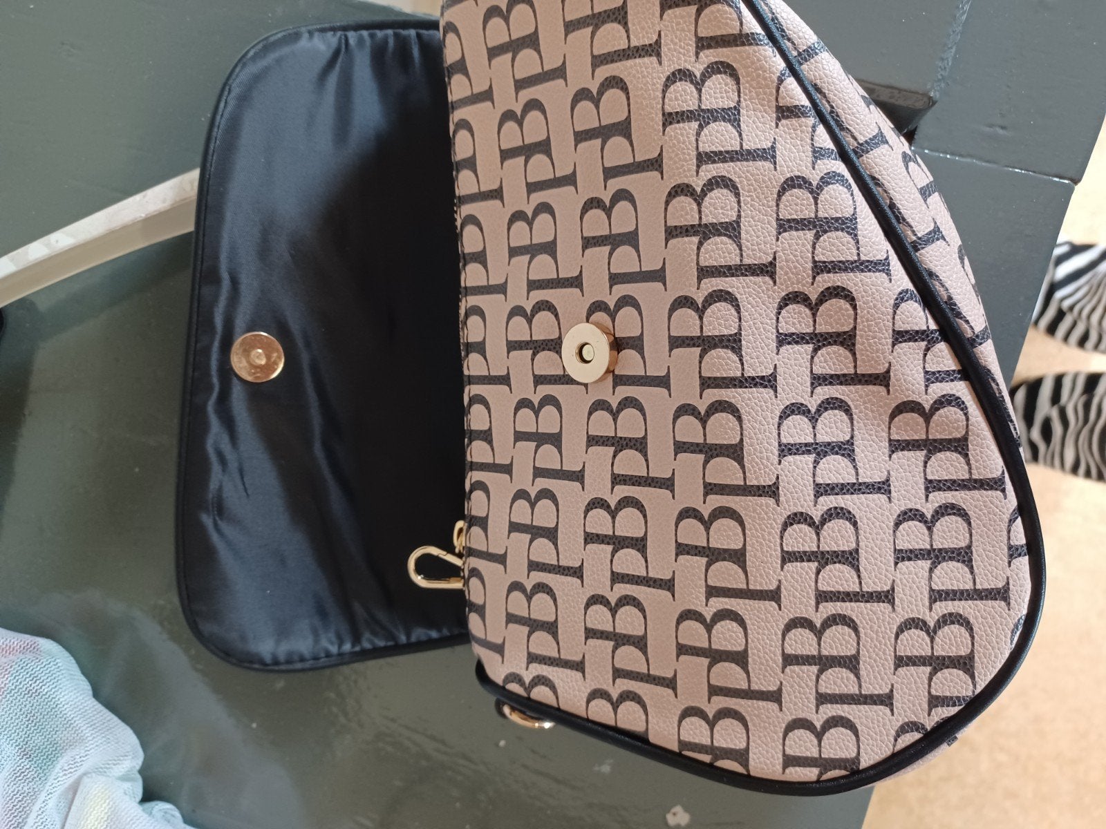 Nieuwe Patty Brard Tas - Stijlvol en Compact, Ophalen of Verzenden, Nieuw, Beige, Schoudertasje