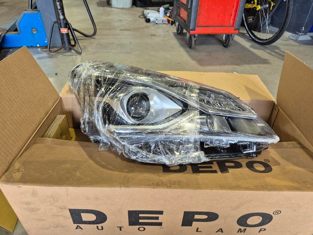 Koplamp (R.) Toyota yaris 2018, Ophalen, Nieuw, Toyota